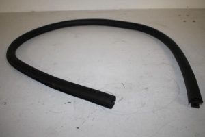 17803498 – 4G8831707A – Portierrubber 4Deurs links-voor
