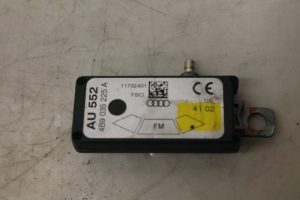 17796628 – 4B9035225A – Antenne Versterker