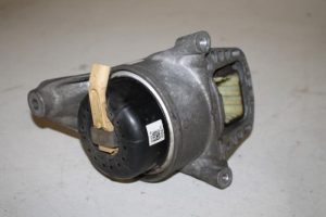 17818652 – 8W0199371BD – Engine mount