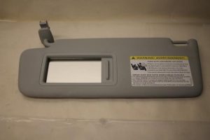 17797161 – 8V5857551DFT9 – Zonneklep