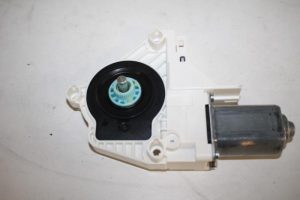 17802171 – 8K0959802B – Raammotor Portier