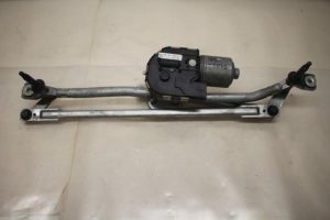 17801079 – 8R2955023C – Wiper motor + mechanism