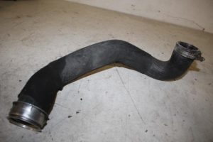 17823311 – 7P0145738B – Intercooler Slang