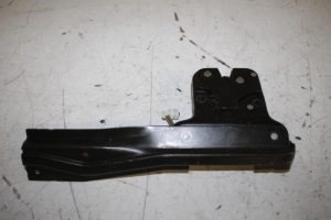 17810686 – 8N0827505A – Slotmechaniek Achterklep