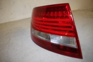 21327204 – 4F5945095N – Taillight, left