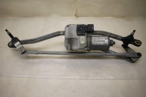 17798699 – 8T2955023D – Wiper motor + mechanism