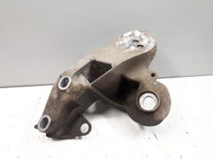 18766869 – 4F0199351S – Motorsteun