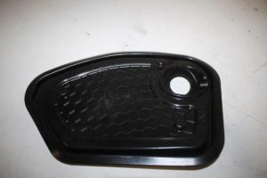 17820096 – 8V5837915A – Deurplaat 4Deurs links-voor