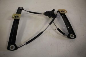 17829584 – 4KE839461 – Rear door window mechanism 4-door, left