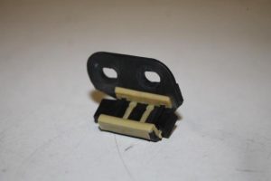 17821938 – 4F0853588C – Steun (diversen)