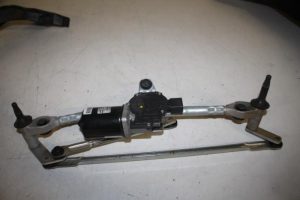 17829429 – 81B955023A – Wiper motor + mechanism