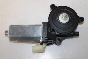 17793098 – 8F0959811 – Door window motor