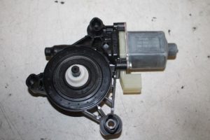 17824859 – 8W0959811 – Door window motor