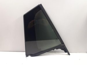 21460044 – 11A845214E5AP – Driehoeks Ruit rechts-achter