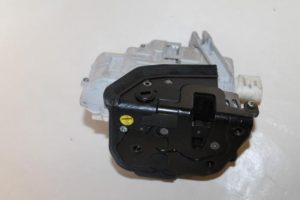 17789857 – 8E0839015AA – Deurslot Mechaniek 4Deurs links-achter