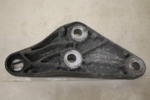 17796657 – 4B3199603B – Motorsteun