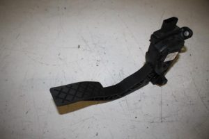 17830714 – 8K1721523A – Accelerator pedal