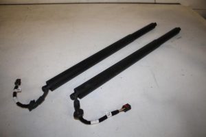 17828425 – 4KE827851A – Sluithulpmotor achterklep