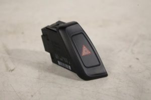 17822208 – 8K1941509BV10 – Paniekverlichtings Schakelaar