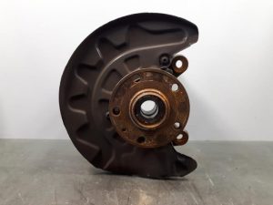 20379198 – 5Q0407256R – Fusee rechts-voor