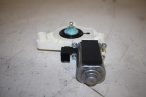 17817018 – 80A959811 – Raammotor Portier