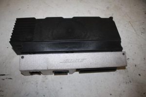 17824524 – 4E0910223R – Radio versterker