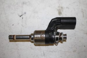 17818071 – 03C906036F – Injector (benzine injectie)