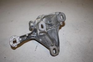 17818761 – 4H0399113E – Getriebe Halterung