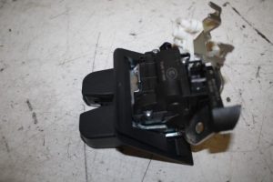 17814330 – 80A827505A – Slotvanger Achterklep