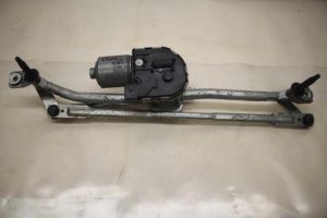 17801077 – 8R1955023D – Wiper motor + mechanism