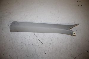 17812048 – 4G8867233BHF6 – Säule links vorne