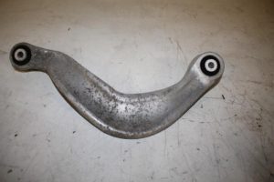 17831282 – 8K0505323H – Draagarm boven links-achter