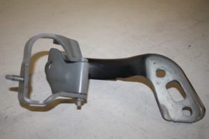 17804398 – 8K9827300 – Scharnier Achterklep