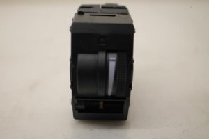 17796029 – 4B0919093B98 – AIH headlight switch
