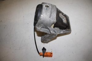 17830543 – 8K0199381NE – Engine mount