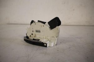 17829823 – 5K4839015Q – Rear door lock mechanism 4-door, left