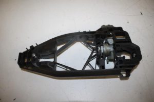 17829581 – 4N0837812B – Steun (diversen)