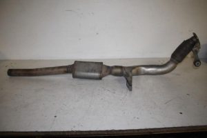 17807608 – 4F0254400J – Katalysator