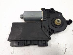18739244 – 8E1959802B – Door window motor