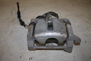 17822201 – 8K0615404E – Remklauw (Tang) rechts-achter