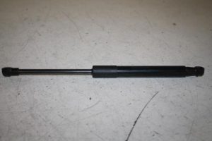 17807543 – 8R0823359A – Gasdemper Motorkap links