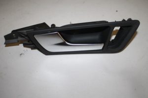 17825751 – 8R0837019A6PS – Portiergreep 4Deurs links-voor