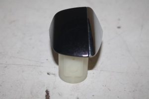 17809931 – 8R0839879 – Türgriff 4-türig links hinten