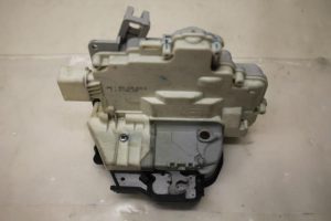 17797439 – 4F0839015A – Deurslot Mechaniek 4Deurs links-achter