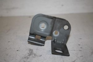 17815054 – 4M0821168 – Bildschirmträger vorne rechts