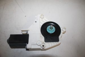 17824114 – 8K0959801A – Door window motor