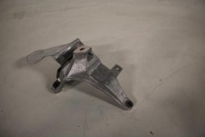 17825933 – 4G0199308AC – Motorsteun