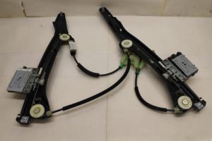 17794945 – 8T8839461B – Rear door window mechanism 4-door, left