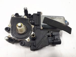 20737044 – 4D0959802E – Door window motor
