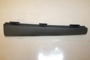 17794353 – 8R08682044PK – A-stijl Afdekkap rechts